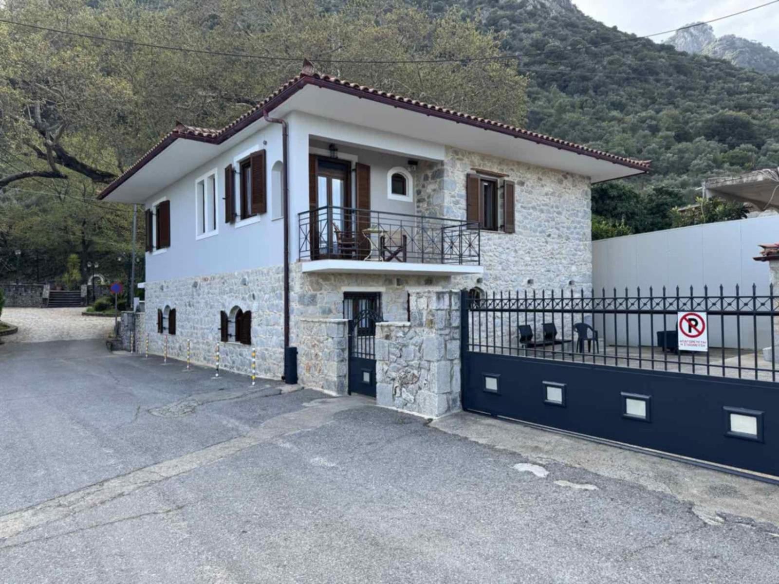 Villa Iris Mystras Luaran gambar